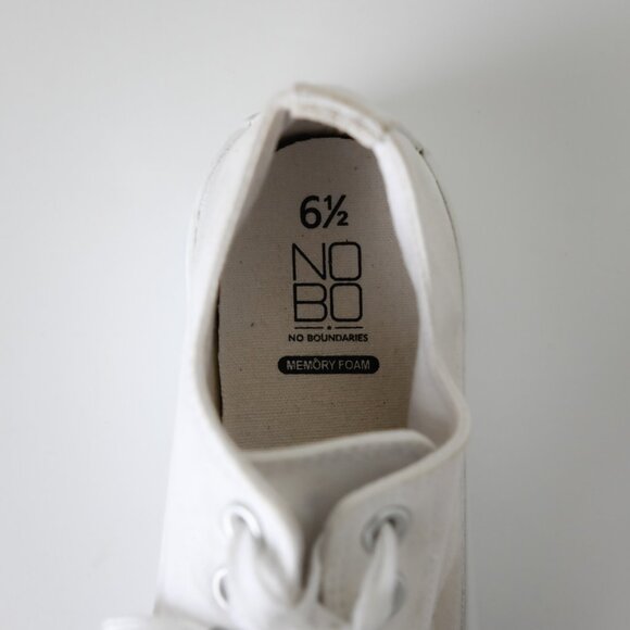 NO BOUNDARIES Women's White Canvas Sneakers Size 6.5 - Picture 5 of 9